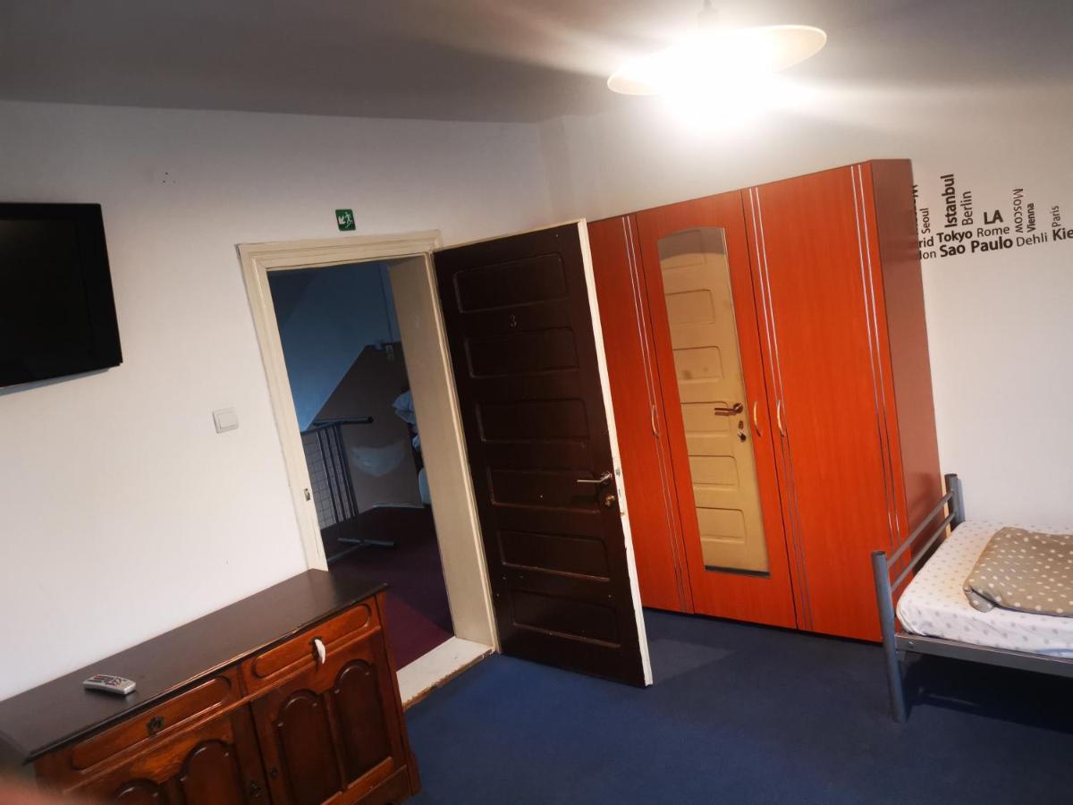 Enjoy Hostel Kluż-Napoka Zewnętrze zdjęcie